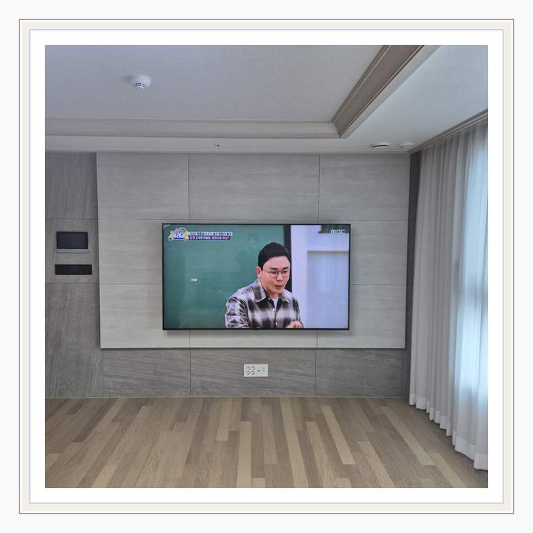 연수구 송도 청학 셋톱박스 정리 비용 관련 설치 참고 사진 1 · 패널 보호와 결합 나사 체결 순서를 정하는 준비